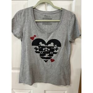 Disney Mickey and Minnie Kiss Heart red and black t shirt